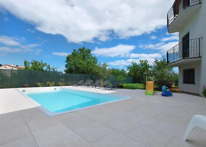 Stinjan 1868 * Πούλα