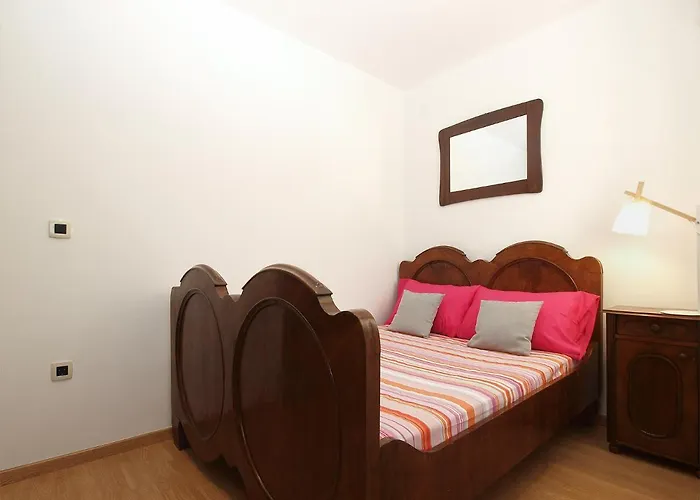 Stinjan 1868 Πούλα