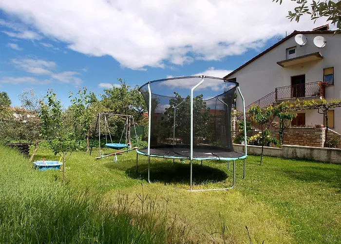 Stinjan 1868 * Πούλα