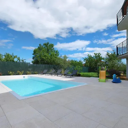 Stinjan 1868 * بولا